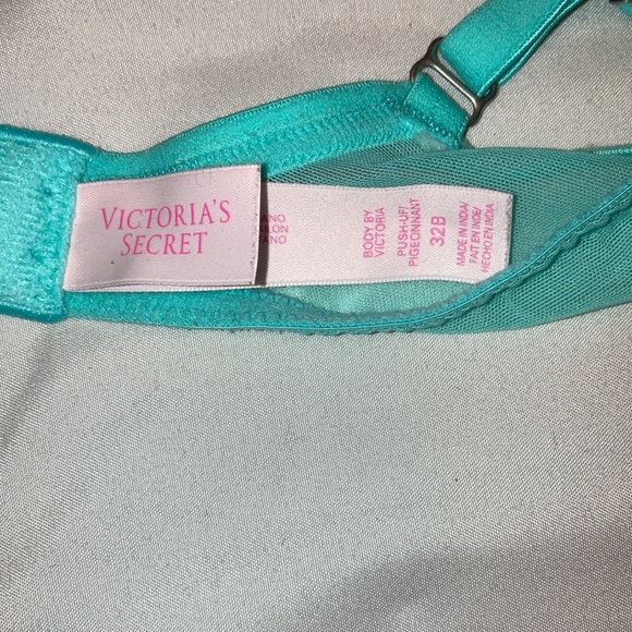 Women’s Victoria’s Secret Body By Victoria All over lace blue push up plunge bra - Picture 5 of 5